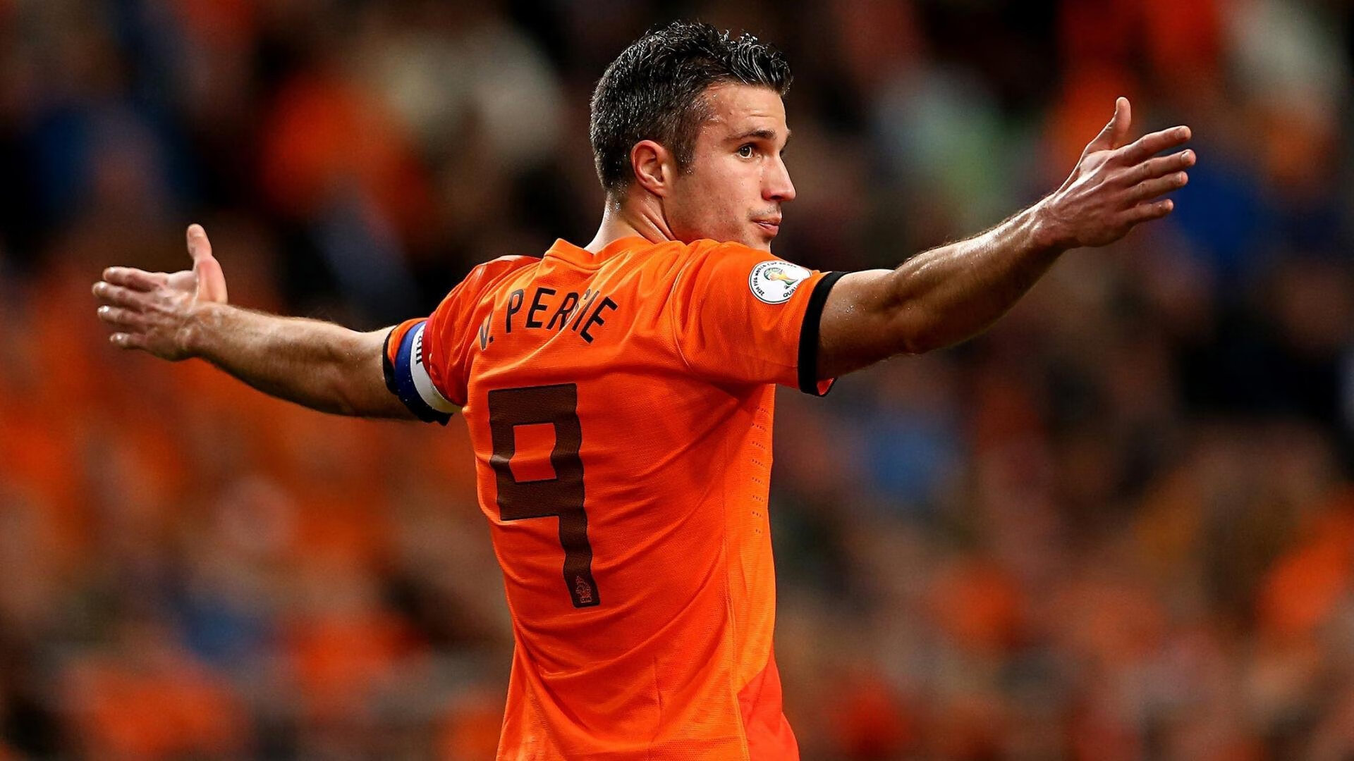 追逐冠军的补强策略，豪门纷纷出手